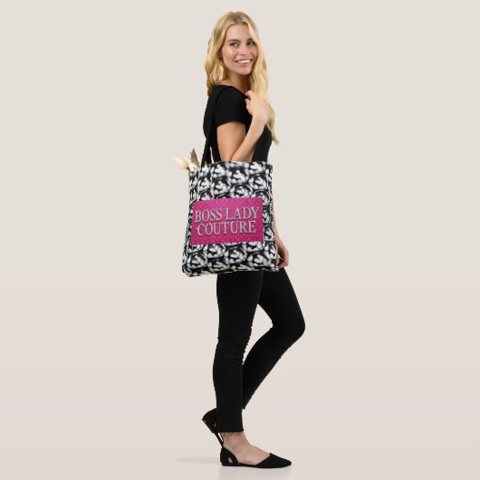 Boss Lady Couture All-Over-Print-Tasche Tasche (Am Model)