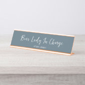 Boss Lady Dusty Blue Gold Office Personalisiert Schreibtischnamensplakette (Vorderseite )