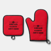 Boss Lady Janets Kitchen Script Modernes Cool Red Ofenhandschuh & Topflappen-Set (Vorderseite)