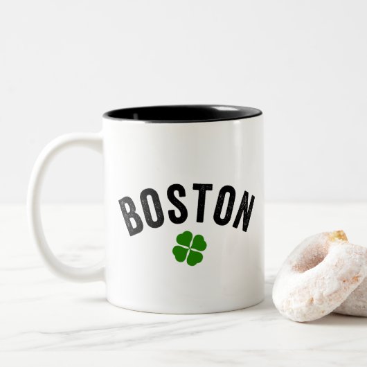 Boston Irish Kleeblatt Zweifarbige Tasse (Mit Donut)