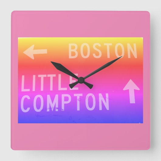 Boston, Little Compton, RI-Regenbogenzeichen Quadratische Wanduhr (Vorderseite)