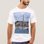 Boston MA - Marina mit Bunker Hill Monument T-Shirt (Vorderseite)