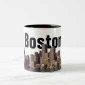 Boston-Skyline auf einer Schale Zweifarbige Tasse (Mittel)