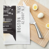 Boston Skyline Latitude und Längengrad Geschirrtuch (Viertel Falte)