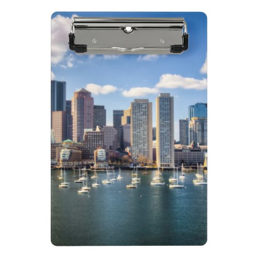 Boston-Skyline von der Ufergegend Mini Klemmbrett (Vorderseite)