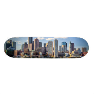 Boston-Skyline von der Ufergegend Skateboard