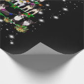 Boston Terrie Weihnachtsbaum abgedeckt durch Flash Geschenkpapier (Ecke)