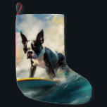 Boston Terrier Beach Surfainting Kleiner Weihnachtsstrumpf<br><div class="desc">Tauchen Sie ein in die spielerische Welt des Kaninchen-Abenteuers mit diesem faszinierenden Bild. Ein gepflegter Hund geht zu den Wellen und reitet geschickt auf einem sonnengeküssten Strand. Das lebendige Kunstwerk vereint wunderbar das Wesentliche der Erregung am Strand, während der Hund furchtlos auf den Wellen reitet und den Geist von Spaß...</div>