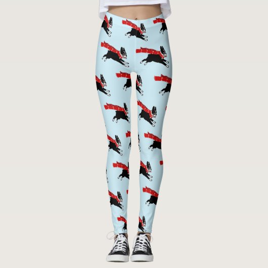 Boston Terrier Dog mit Red Scarf Gemustert Leggings (Vorderseite)
