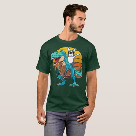 Boston Terrier Dog Riding Dinosaur T Rex Boys T-Shirt (Vorne ganz)