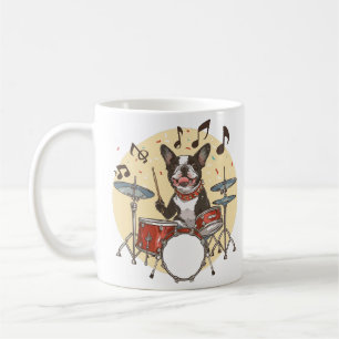 Boston Terrier Hund spielt Schlagzeug Kaffeetasse