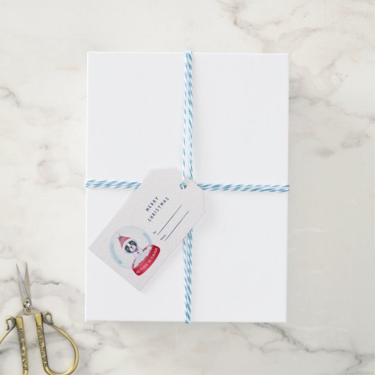 Boston Terrier in einem Schneeweltgeschenk Geschenkanhänger (Mit Garn)