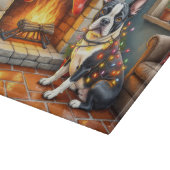 Boston Terrier Kamin mit Weihnachtslichtern Schneidebrett (Ecke)