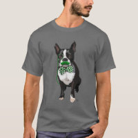 Boston Terrier mit grünem Schnurrbart und Spott