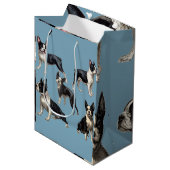 Boston Terrier Mittlere Geschenktüte (Vorderseite Schrägansicht)