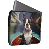 Boston Terrier on a Paddle: Ein Landschaftliches A Laptopschutzhülle (Vorne Rechts)