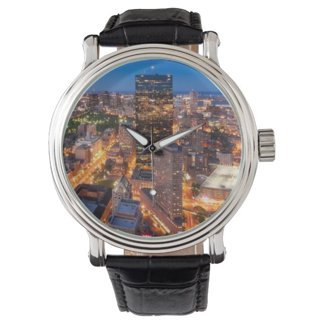 Bostoner Skyline in der Abenddämmerung Armbanduhr (Vorderseite)