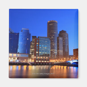 Bostonhafen und -Skyline. Boston ist eins der 5 Magnet