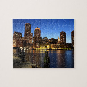 Bostonhafen und -Skyline.  Boston ist eins der 7 Puzzle