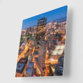 Bostons Skyline an der Dämmerung Quadratische Wanduhr (Winkel)