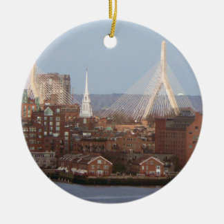 Bostons Ufergegend mit Zakim Brücke Keramik Ornament