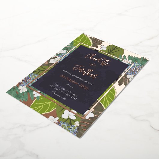 Botanical Leaf and Hydrangea Petals Save The Date Folieneinladung (Gedreht)