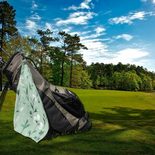 Botanical pattern in subtle greens Golfhandtuch