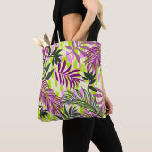 Botanical seamless pattern mixed with geometric sh tasche (Von Nahem)