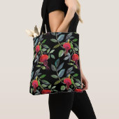 Botanical watercolor drawing dogrose pattern. Brig Tasche (Von Nahem)