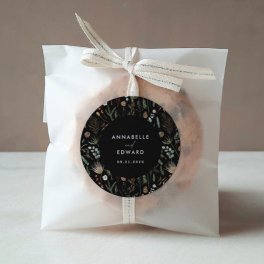 Botanisch-blumenschwarze Hochzeitsstimmung in Wass Runder Aufkleber