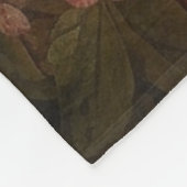 Botanisch: drei Pfauen im englischen Garten Fleecedecke (Ecke)