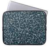 Botanisch graue graublaue Blätter auf dunkelblau Laptopschutzhülle (Vorderseite)