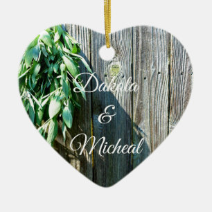 Botanisch grüne Kräuter, die vom Korn des Holzes b Keramikornament