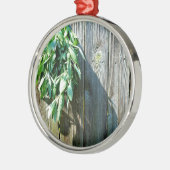 Botanisch grüne Kräuter, die vom Korn des Holzes b Ornament Aus Metall (Links)