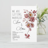 Botanisch-rosa Bordeaux-Blütenhochzeit Einladung (Stehend Vorderseite)