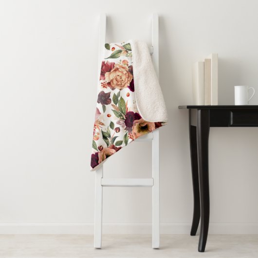 Botanische Blume aus Burgundy Red Orange fallen Sherpadecke (Beispiel)