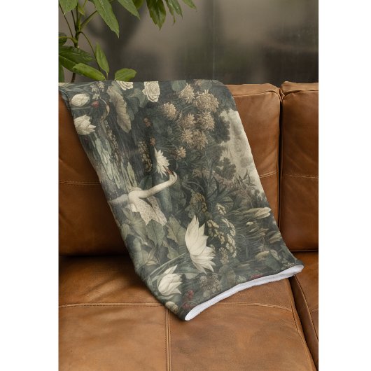 Botanische Elegance - Schwan im Wald Fleecedecke