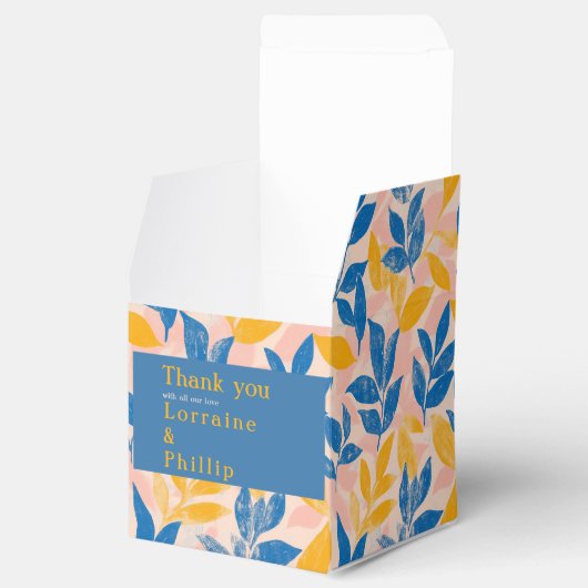 Botanische Hochzeit mit Blauer und Gelbblättriger Geschenkschachtel (Geöffnet)