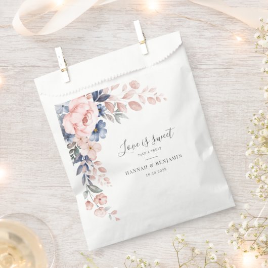 Botanische Hochzeitsempfehlung in Rosa Geschenktütchen (Ausgeschnitten)