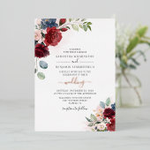 Botanische Hochzeitsskrippe mit floraler Burgund R Folieneinladung (Stehend vorne)