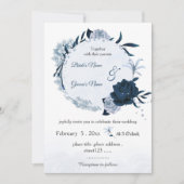 Botanische Kranzhochzeit mit blauen und staubigen Einladung (Vorderseite)