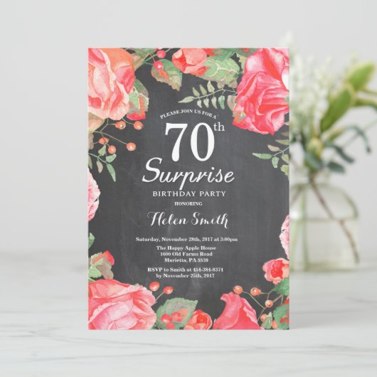 Botanische rote Blumenüberraschungs-70. Geburtstag Einladung (Stehend Vorderseite)