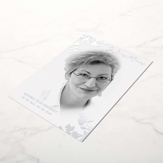 Botanische Zweige aus echtem Schwarz-weißem Foto Folieneinladung (Gedreht)