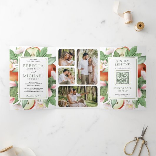 Botanischer Blumenapfel QR-Code Hochzeit Dreifach Gefaltete Einladung (Innenseite)
