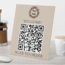 Botanischer Kaffebohnen-Kranz mit individuellem Lo Sockelschild