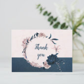 Botanischer Kranz mit eleganter Marine- und staubi Dankeskarte (Stehend Vorderseite)