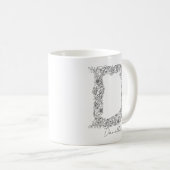 Botanischer Monogramm-Schwarz-weißer floraler Lett Kaffeetasse (VorderseiteRechts)