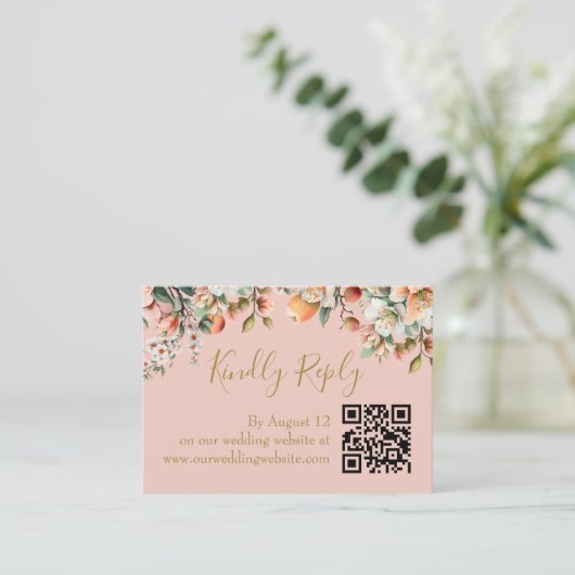 Botanischer QR-Code-UAWG für Peach und Gold Floral Begleitkarte (Stehend Vorderseite)