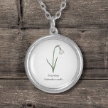 Botanischer Snowdrop Pastel Blume Necklace Versilberte Kette<br><div class="desc">Eine Ketten mit botanischer Snowdrop Blume in Pastellfarben und einem anpassbaren Text: perfekt für ein Geburtstagsgeschenk. Es ist die Blume der Geburt im Januar und die Blume von Capricorn.</div>