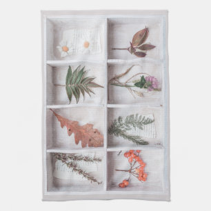 Botanischer weißer Schattenkasten, Blumen Blätter Geschirrtuch